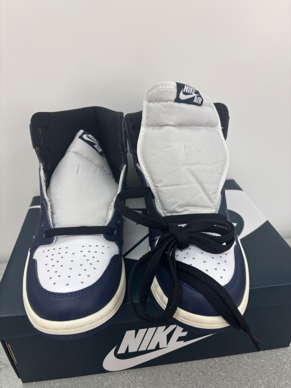 Nike Air Jordan 1 Retro High - White Navy Black - Picture 5 of 5